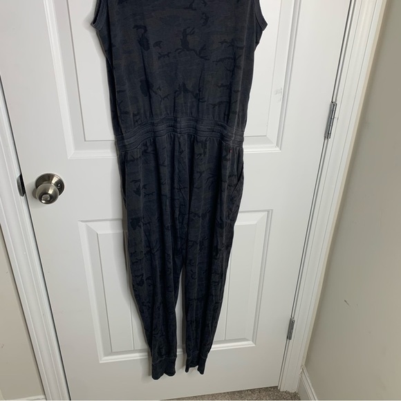 N Philanthropy‎ sleeveless black camo camouflage jumpsuit size small minimalist - Picture 9 of 11